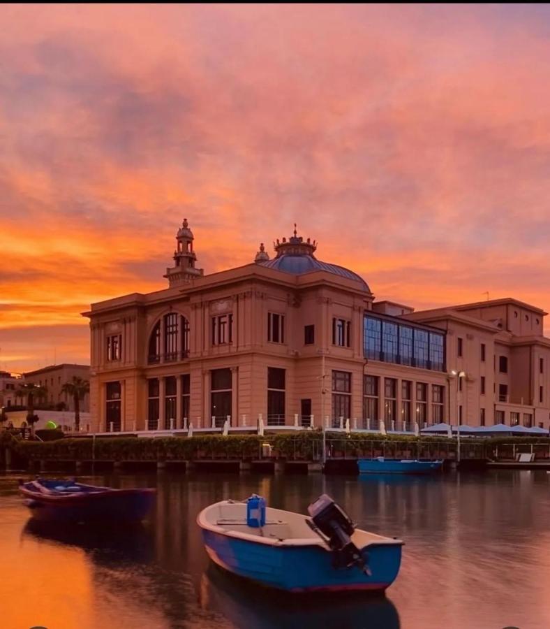 Annamaria - Central Station Charming Accommodation Bari Exterior photo